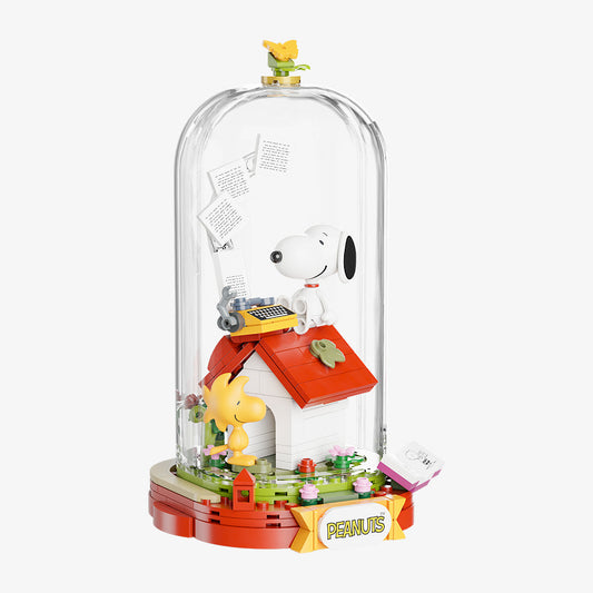 Peanuts Red House Daydreams