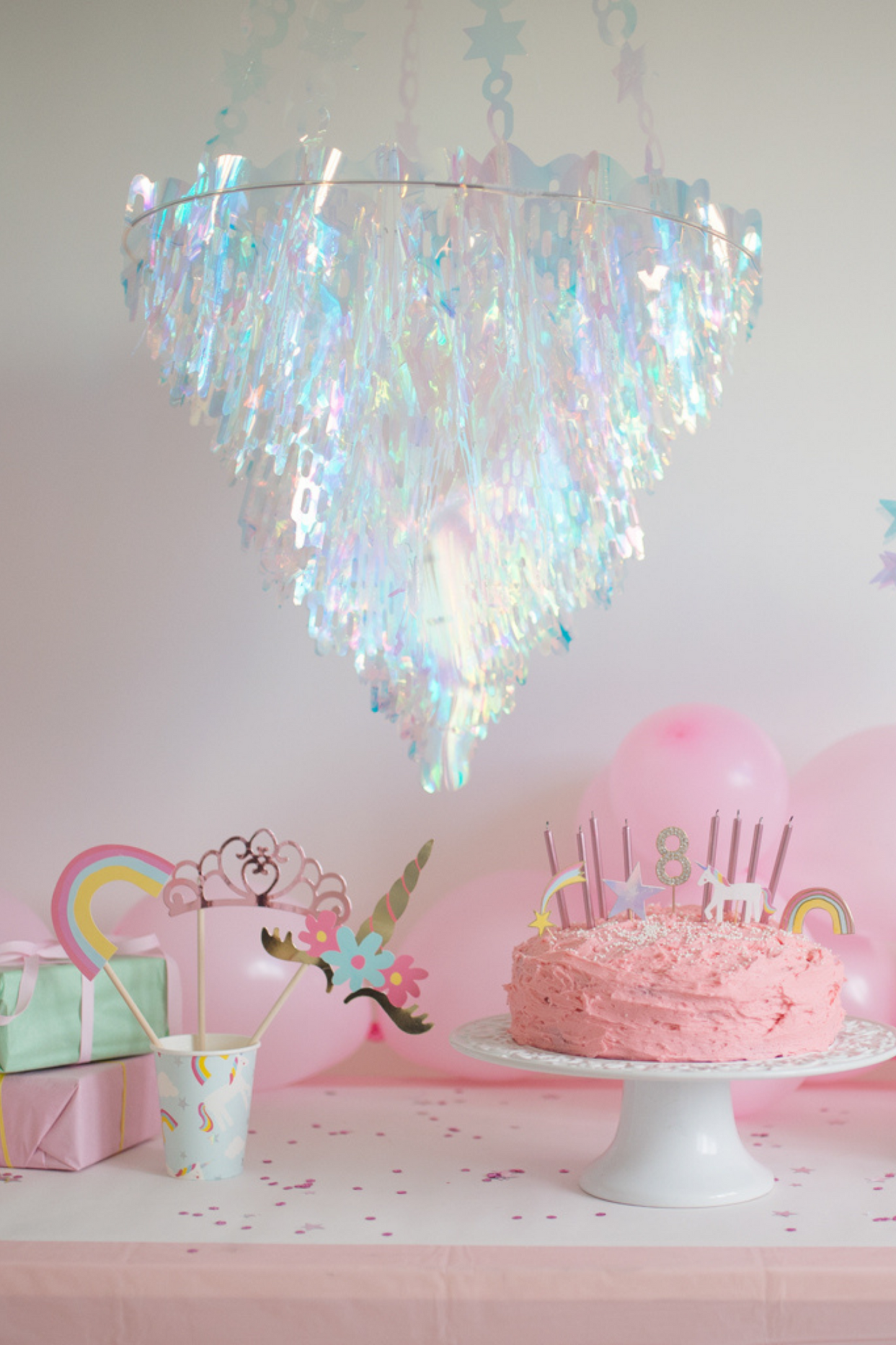 CHANDELIER - PARTY 21 INCH