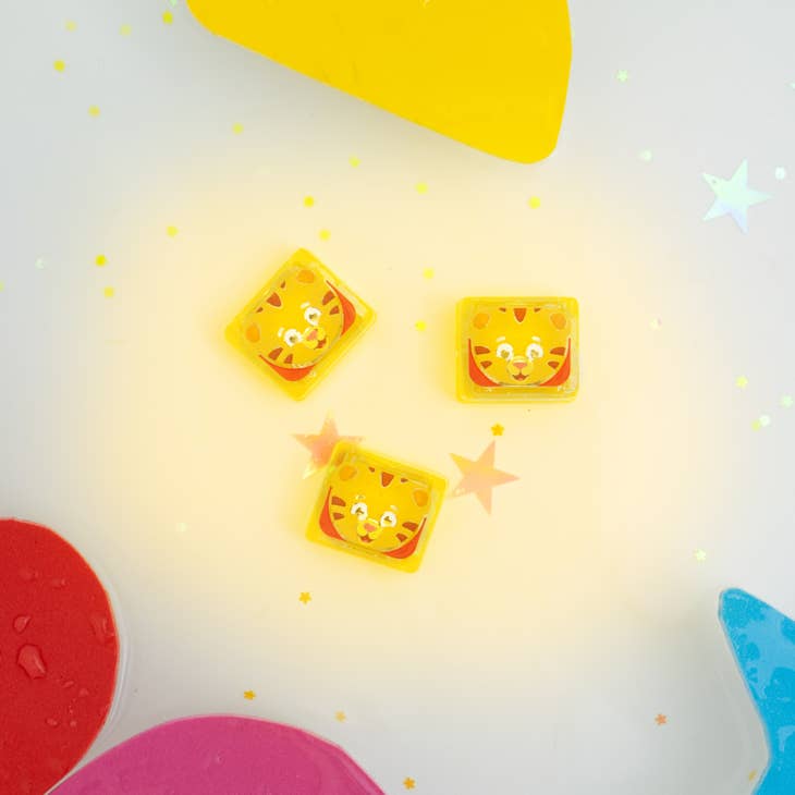 Daniel Tiger Light-Up Cubes